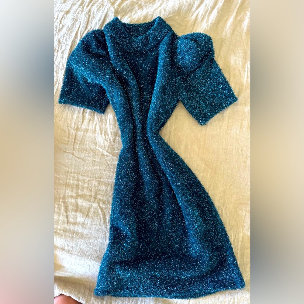 NWOT Adelyn Rae - Sparkly mini dress with puffed cap sleeves